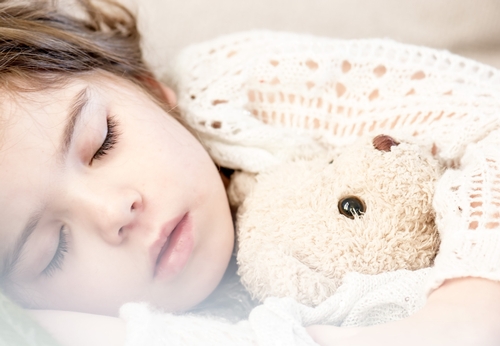 Kinderhypnose bei Schlafproblemen und Bettnässen